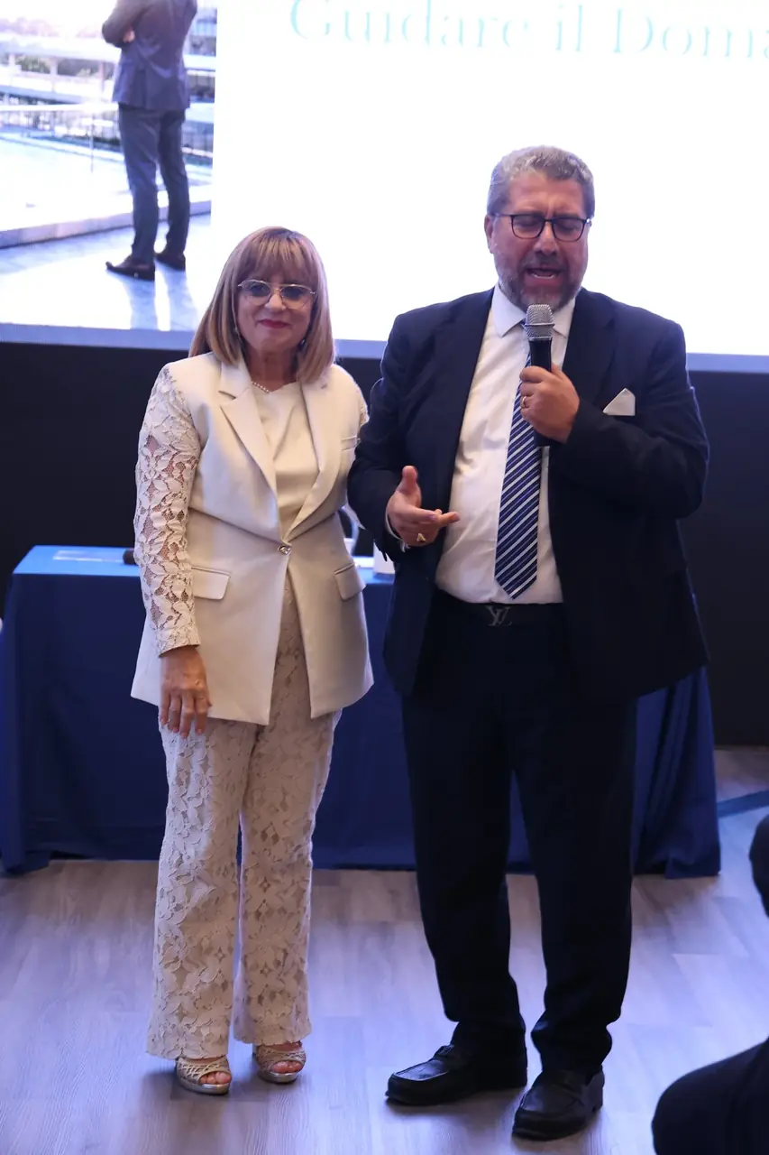 Convention UNICESD Olympo del 18 settembre 2026: sul palco, a fine intervento