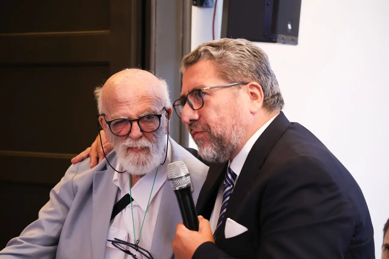 Convention UNICESD Olympo del 18 settembre 2026: un abbraccio in sala con Calogero Di Carlo