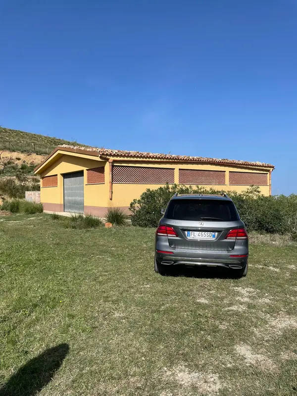 Deposito aziendale dell'azienda agricola nelle Madonie