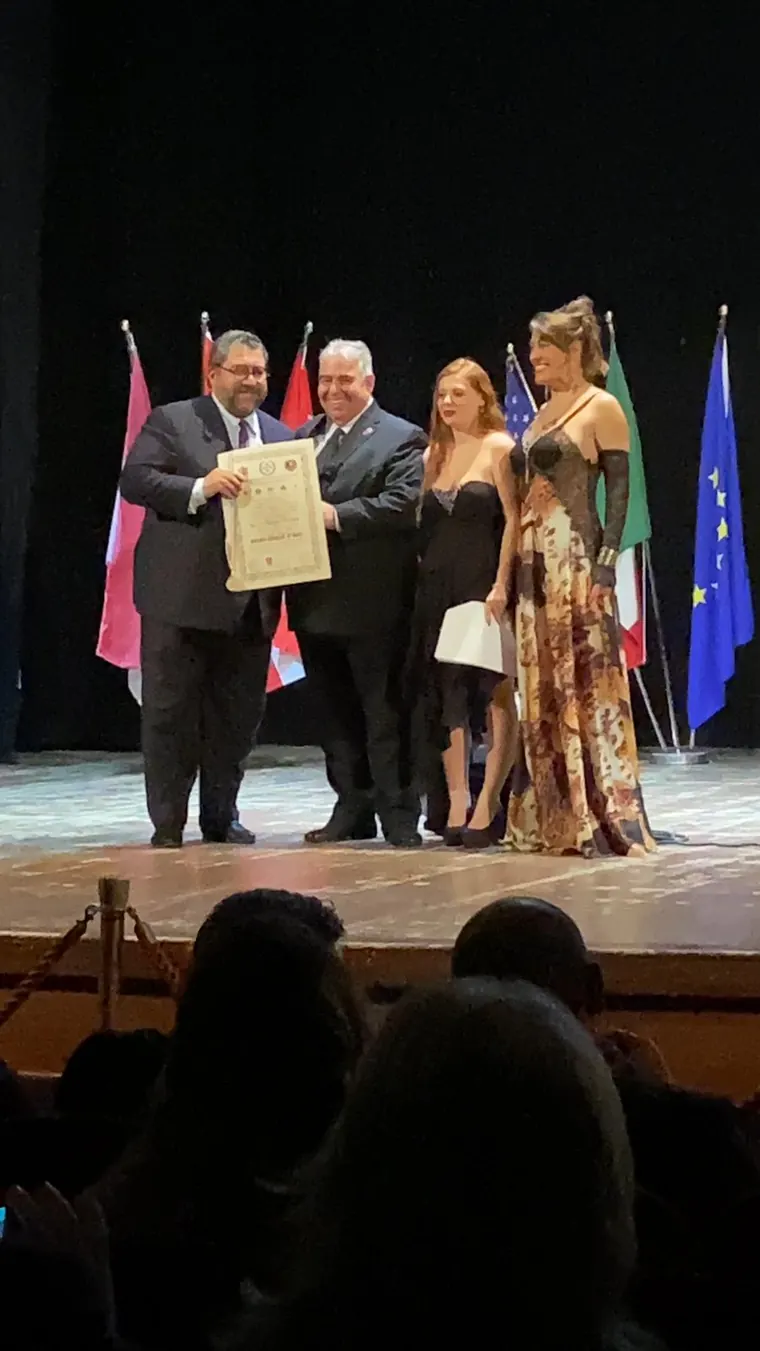 Calogero Di Carlo durante la consegna di un riconoscimento